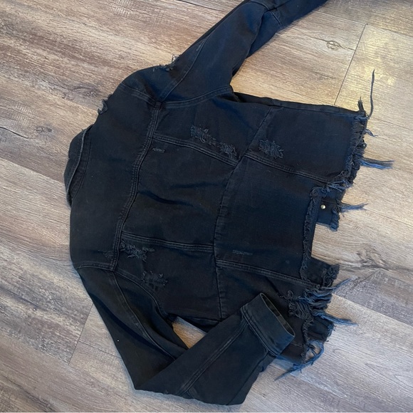 BlankNYC Black denim jacket. Size small - Picture 4 of 4